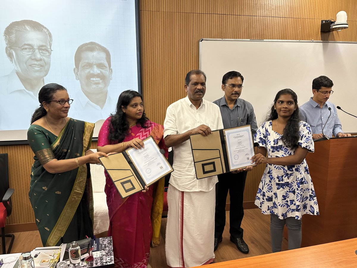 kbaiiitmk's tweet image. Our students received 100% Placement in the PG Diploma in Blockchain program. Minister O. R. Kelu distributed convocation certificates
Heartiest wishes to our dear graduates on their new journey!
#KeralaBlockchainAcademy #blockchaineducation #PlacementSuccess #KBA #DUK #PMAJAY