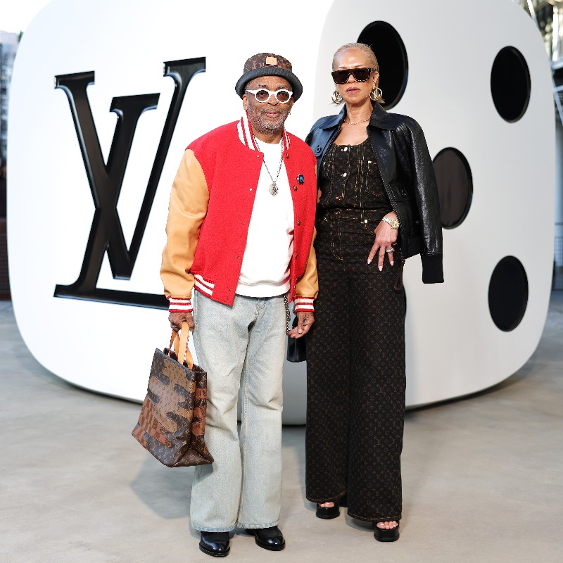 LouisVuitton_JP's tweet photo. 2026春夏メンズ･ファッションショー
ファレル･ウィリアムスによる最新コレクションのショーに #OmarSy、#TaharRahim、#SpikeLee &amp; #TonyaLewisLee、#AsapNast、#PrinceofJaipur、#JulesKoundé が来場。

#LVMenSS26 #PharrellWilliams #LouisVuitton