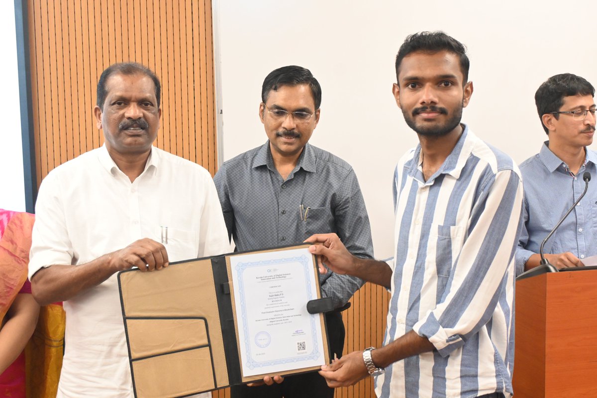 kbaiiitmk's tweet image. Our students received 100% Placement in the PG Diploma in Blockchain program. Minister O. R. Kelu distributed convocation certificates
Heartiest wishes to our dear graduates on their new journey!
#KeralaBlockchainAcademy #blockchaineducation #PlacementSuccess #KBA #DUK #PMAJAY