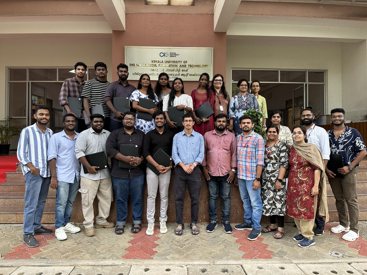 kbaiiitmk's tweet image. Our students received 100% Placement in the PG Diploma in Blockchain program. Minister O. R. Kelu distributed convocation certificates
Heartiest wishes to our dear graduates on their new journey!
#KeralaBlockchainAcademy #blockchaineducation #PlacementSuccess #KBA #DUK #PMAJAY
