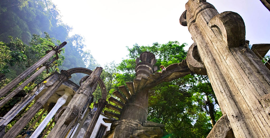 Greidss's tweet photo. Xilitla, un destino mágico en la Huasteca Potosina, conocido por su jardín surrealista, rica cultura y naturaleza impresionante. Un lugar ideal para explorar y relajarse en medio de la exuberante selva y arquitectura única. Aquí te presento 3 datos interesantes sobre este lugar: https://t.co/lNQtiEF8f5