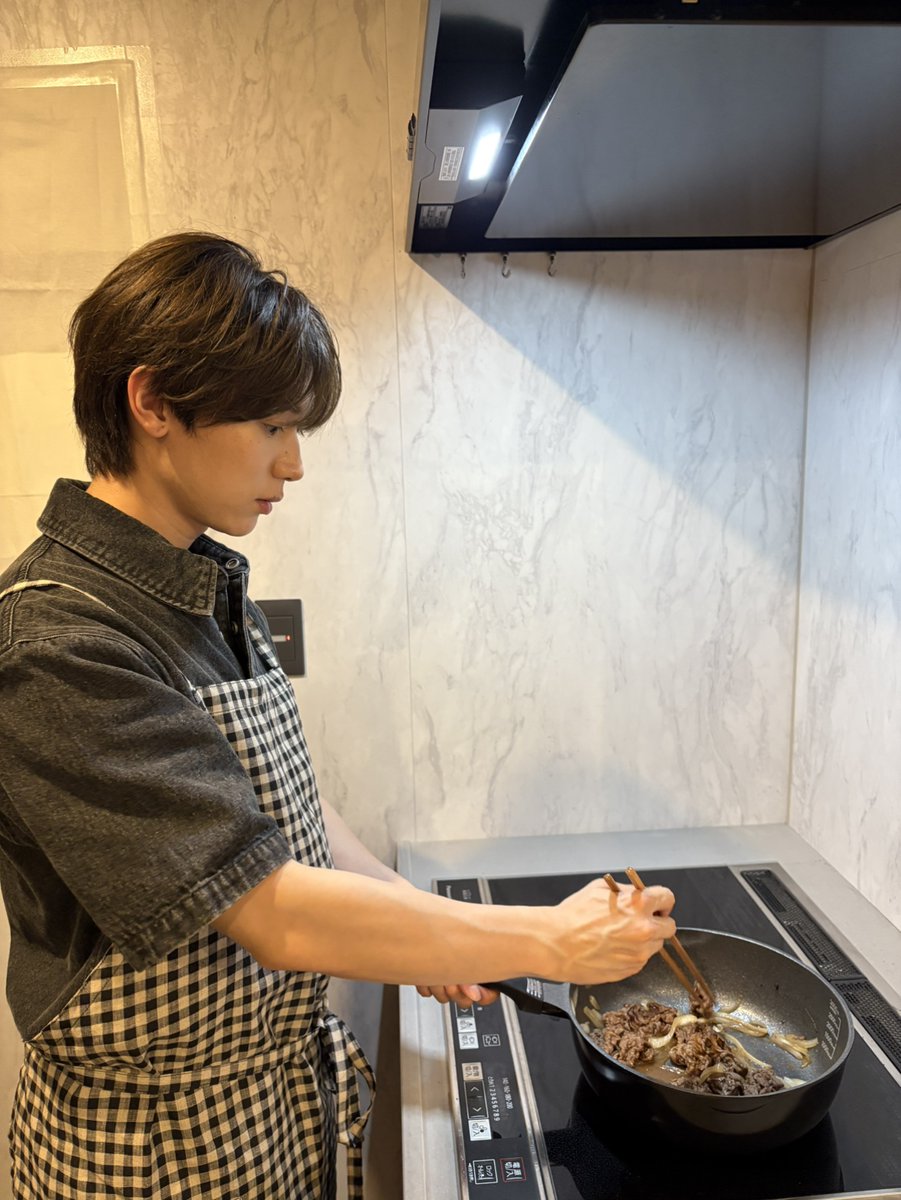 FAMILYCLUBweb's tweet photo. ／
📺アーカイブUP！
＼

#TravisJapan
#七五三掛龍也 presents

╔════════════╗
🍽️ #しめちゃんとディナー✨
╚════════════╝

💌Message
「昨日は一緒にご飯できて嬉しかったよ〜！
　また食べようね☺」

🔻アーカイブはこちらから🔻
https://t.co/L7XFyMvJBK https://t.co/DqnwSf3BWp