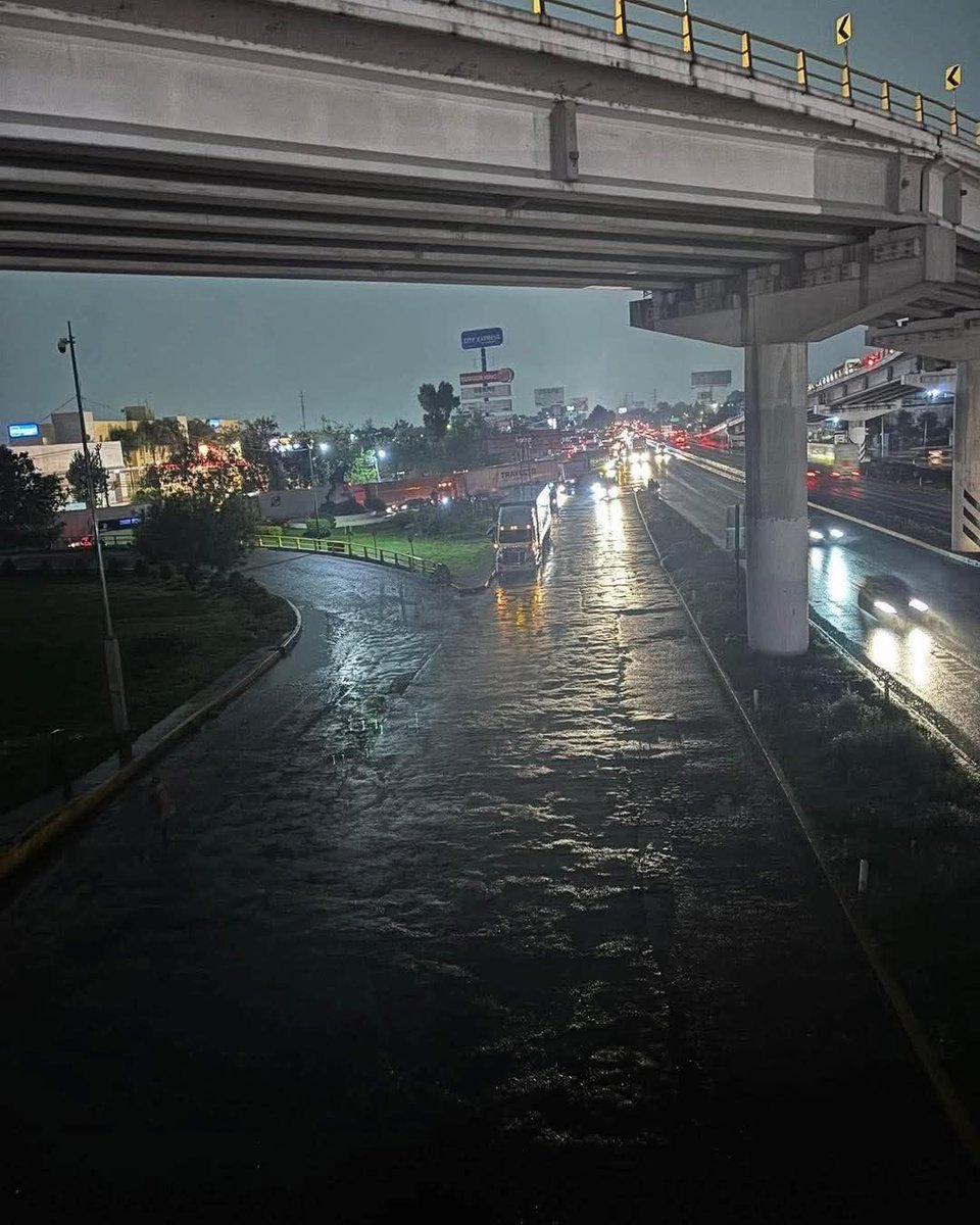 ⚠️#ALERTAVÍAL | 🚨 SE ENCUENTRA CERRADO EL ACCESO A #TEPOTZOTLÁN Y EL TRÁFICO YA LLEGÓ A NAUCALPAN ‼️‼️‼️