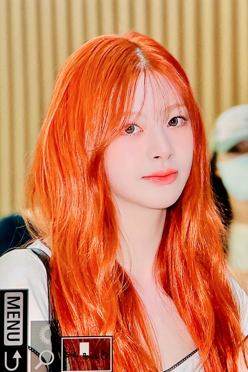 soft peach tweet media