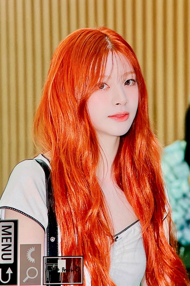 soft peach tweet media