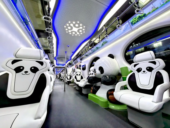 yi_ji5663's tweet image. On June 18, Chongqing unveiled its first “Panda-themed” straddle-type monorail train at the China (Chongqing) Monorail Development Showcase &amp;amp; 2025 International Monorail Forum!
Blending smart tech, green design, and local charm.
#Monorail #Chongqing #PandaTrain