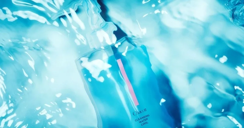 MimiBeauty__'s tweet photo. チャコットからクールタイプのクレンジングウォーターが登場🫧
ひんやりした使い心地で、お肌をクールダウンしながらメイクをすっきりオフ。W洗顔不要なのも嬉しい🩵6/27~数量限定で発売！ https://t.co/X7HhDUdL3p
