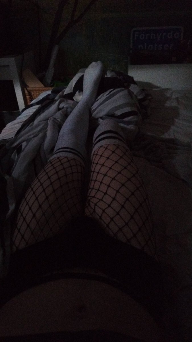 kwit_0's tweet photo. Comment ♥️ for free thigh pics in your dms :3 
#femboy #femboys #thighs #thighhighs https://t.co/asIrnaq9Rl