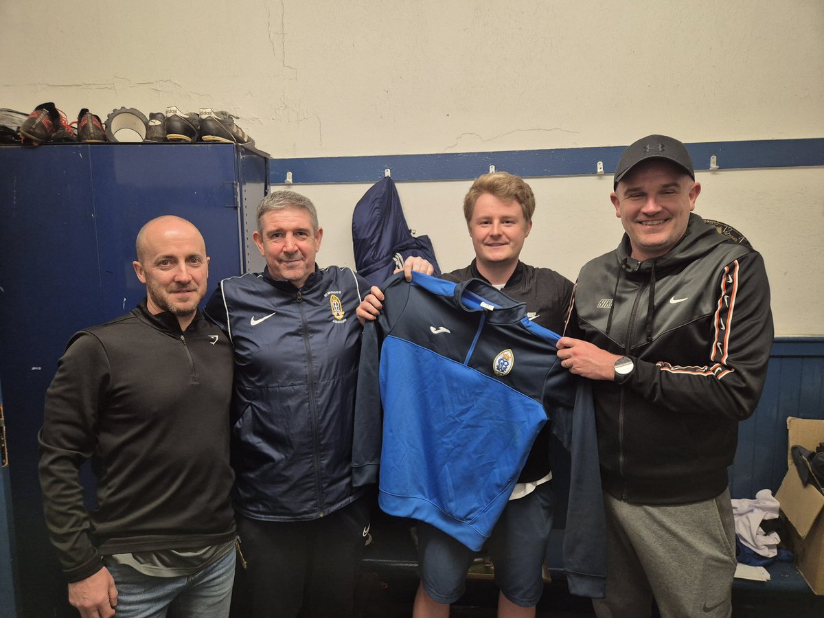 St Mungo Afc (@jeggers1777) on Twitter photo Delighted to welcome <a href="/LenzieYC2005/">Lenzie YC u21s</a> into The Mungo family . Back to back league titles and cup winners in SPAFA Daryl , Cammy and Stewart and the boys will join us this season .
<a href="/CaledonianAFA/">CaledonianLeague</a>
<a href="/scottish_aff/">AmateurFixturesResultsSCO</a>
<a href="/ftsc0res/">fulltimesc0res</a> Delighted to welcome <a href="/LenzieYC2005/">Lenzie YC u21s</a> into The Mungo family . Back to back league titles and cup winners in SPAFA Daryl , Cammy and Stewart and the boys will join us this season .
<a href="/CaledonianAFA/">CaledonianLeague</a>
<a href="/scottish_aff/">AmateurFixturesResultsSCO</a>
<a href="/ftsc0res/">fulltimesc0res</a>