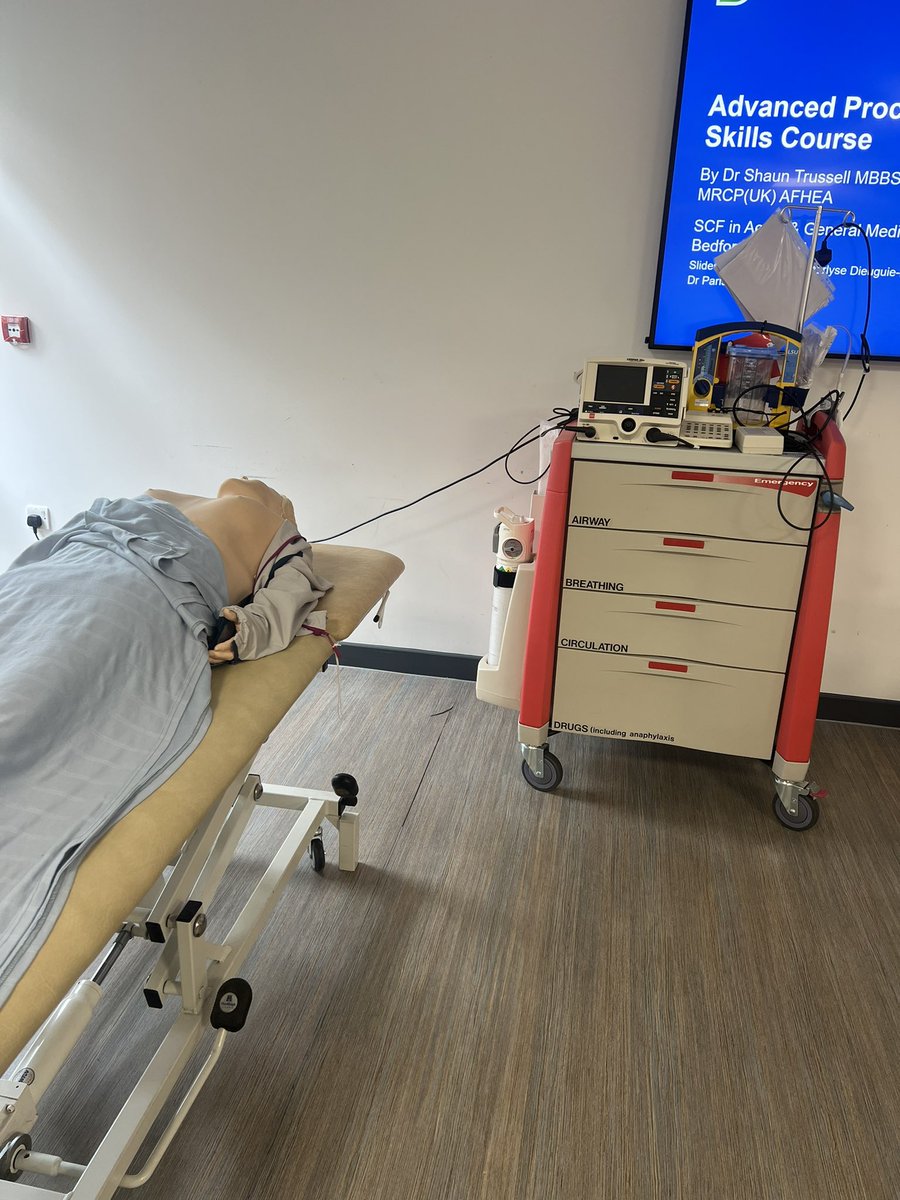 Bedford resus & deteriorating pt team 💙 tweet media