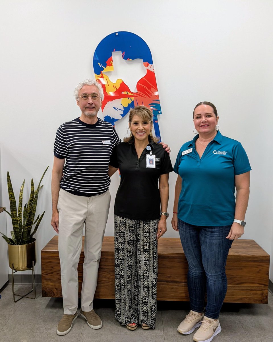 TXDIAPERBANK's tweet image. We're proud to partner with @WellMedGives! 💙
Jennifer Brackett & Cindy Robles toured our agency & helped repackage diapers with our team.
Together, we’re supporting seniors with dignity through essential hygiene care.
#TexasDiaperBank #SeniorCare #HygieneForAll