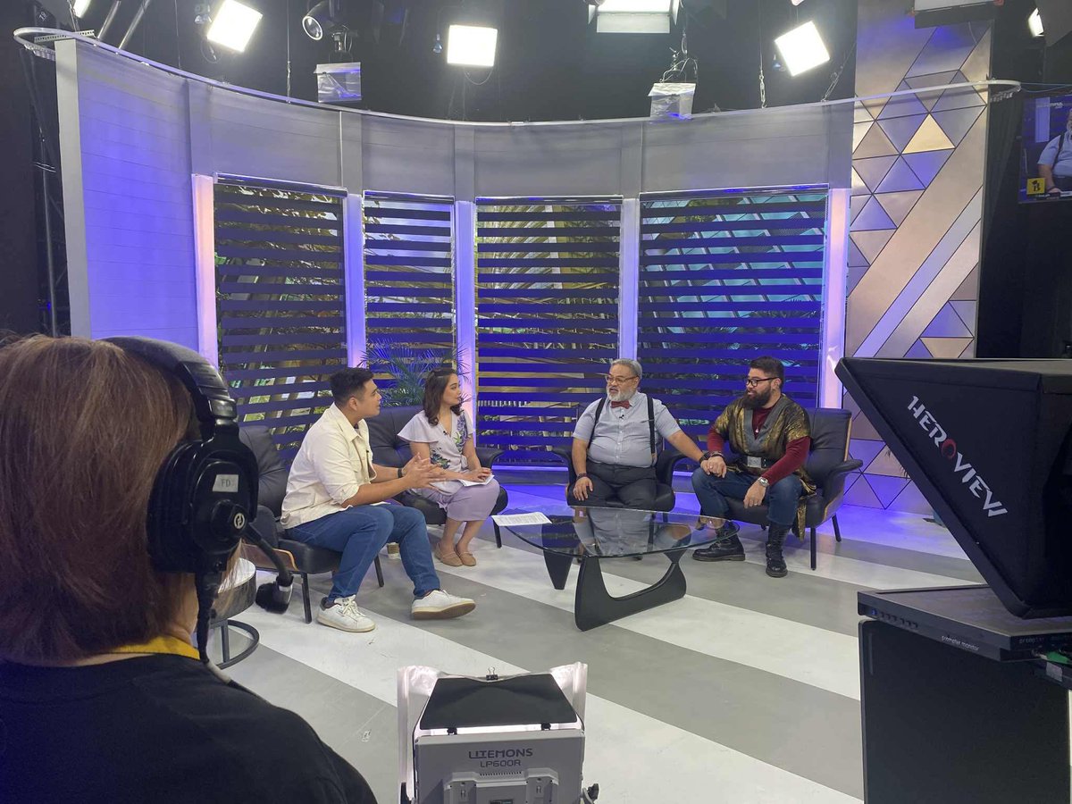 How our morning went!

<a href="/KumaPapaJoe/">Joe Batenga-Santillan</a> &amp; I got interview on <a href="/bncdotph/">Bilyonaryo News Channel</a> for our story! It was strange getting interviewed instead of being the interviewer, but this was a ton of fun.

Thanks Pao and Monique for making our morning! 🌈