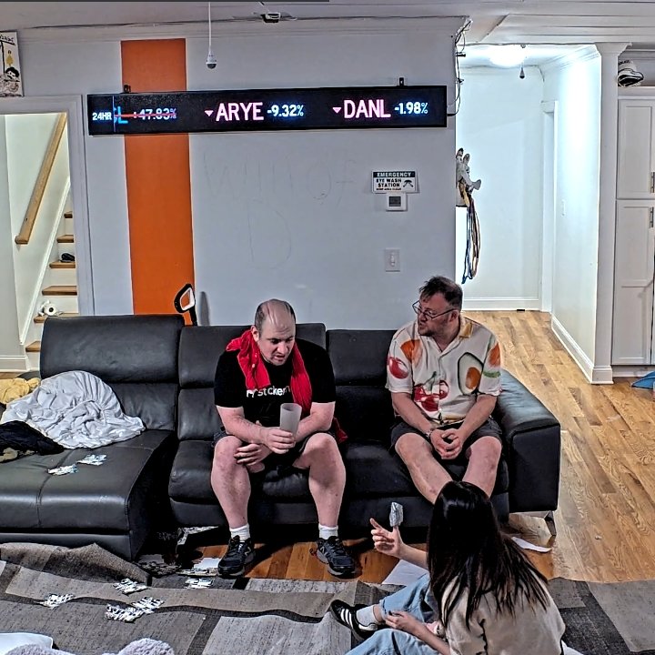 #fishtanklive
Average redditor podcast.