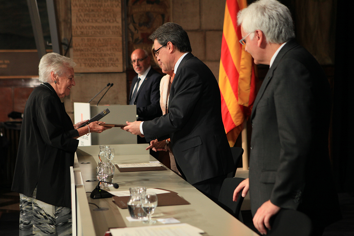 Almanacat Musical (@almanacat) on Twitter photo 26 de juny de 1923: naixia Maria Martorell i Codina, mestra i directiva del moviment coral a Catalunya, Creu de Sant Jordi 2013.
<a href="/CoralSantJordi/">Coral Sant Jordi</a>
ca.wikipedia.org/wiki/Maria_Mar… 26 de juny de 1923: naixia Maria Martorell i Codina, mestra i directiva del moviment coral a Catalunya, Creu de Sant Jordi 2013.
<a href="/CoralSantJordi/">Coral Sant Jordi</a>
ca.wikipedia.org/wiki/Maria_Mar…