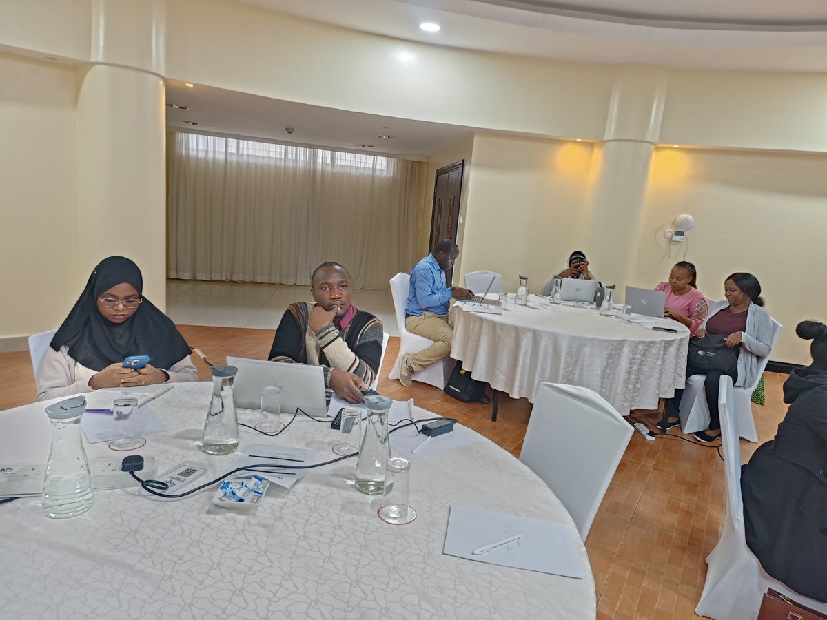 phenahs's tweet photo. MESHA members attending Data journalism, Infographic and Visualisation training at the Boma Hotel Nairobi #meshascience @MeshaScience https://t.co/i3fsxEaLND
