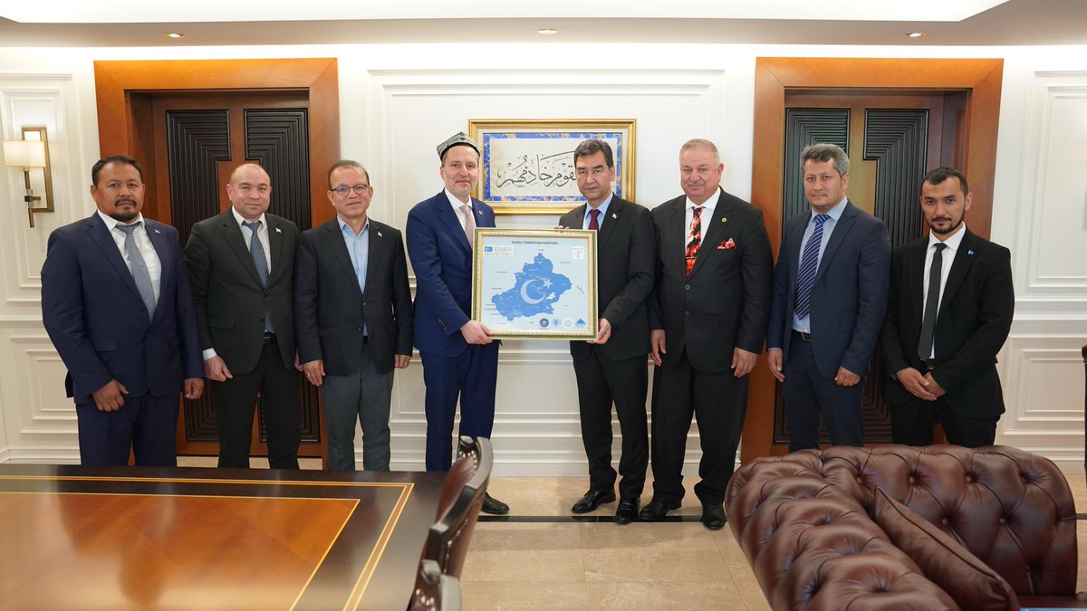 dtavazi's tweet photo. Türkiye Uygur Teşkilatlar Platformu heyeti, Uygur soykırımını gündeme taşımak ve çözüm arayışlarını sürdürmek amacıyla Türkiye’deki siyasi parti liderleri ve milletvekilleriyle bir dizi görüşme gerçekleştirdi. https://t.co/3kYzwChgbv