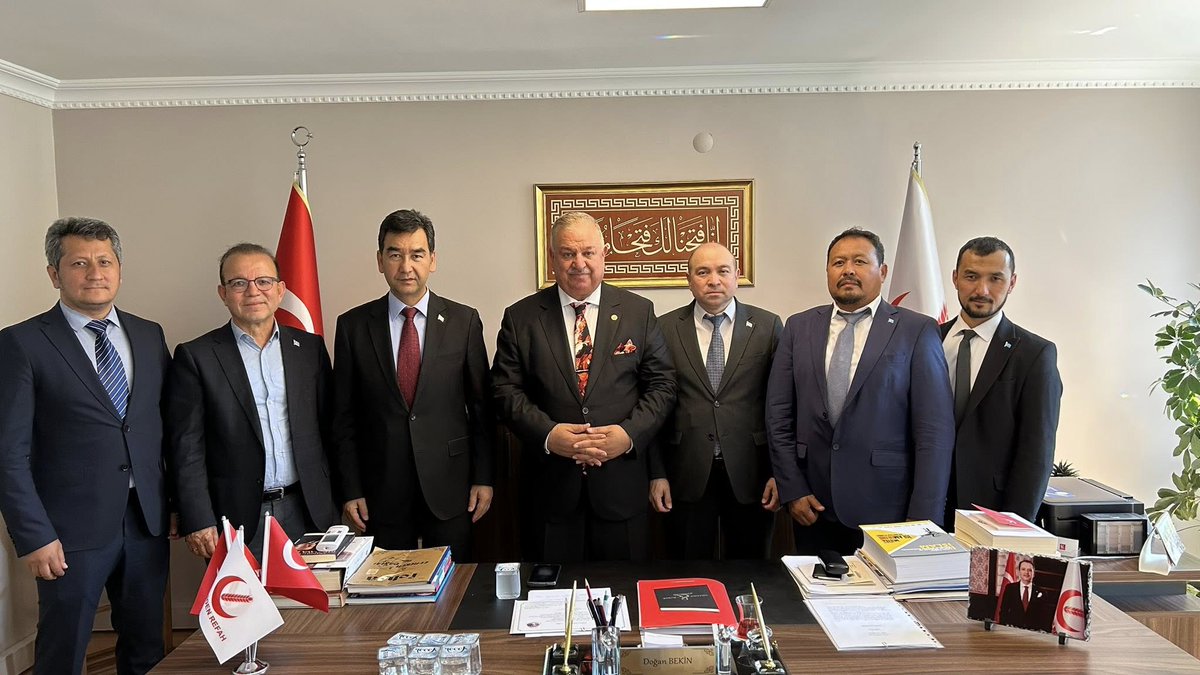 dtavazi's tweet photo. Türkiye Uygur Teşkilatlar Platformu heyeti, Uygur soykırımını gündeme taşımak ve çözüm arayışlarını sürdürmek amacıyla Türkiye’deki siyasi parti liderleri ve milletvekilleriyle bir dizi görüşme gerçekleştirdi. https://t.co/3kYzwChgbv
