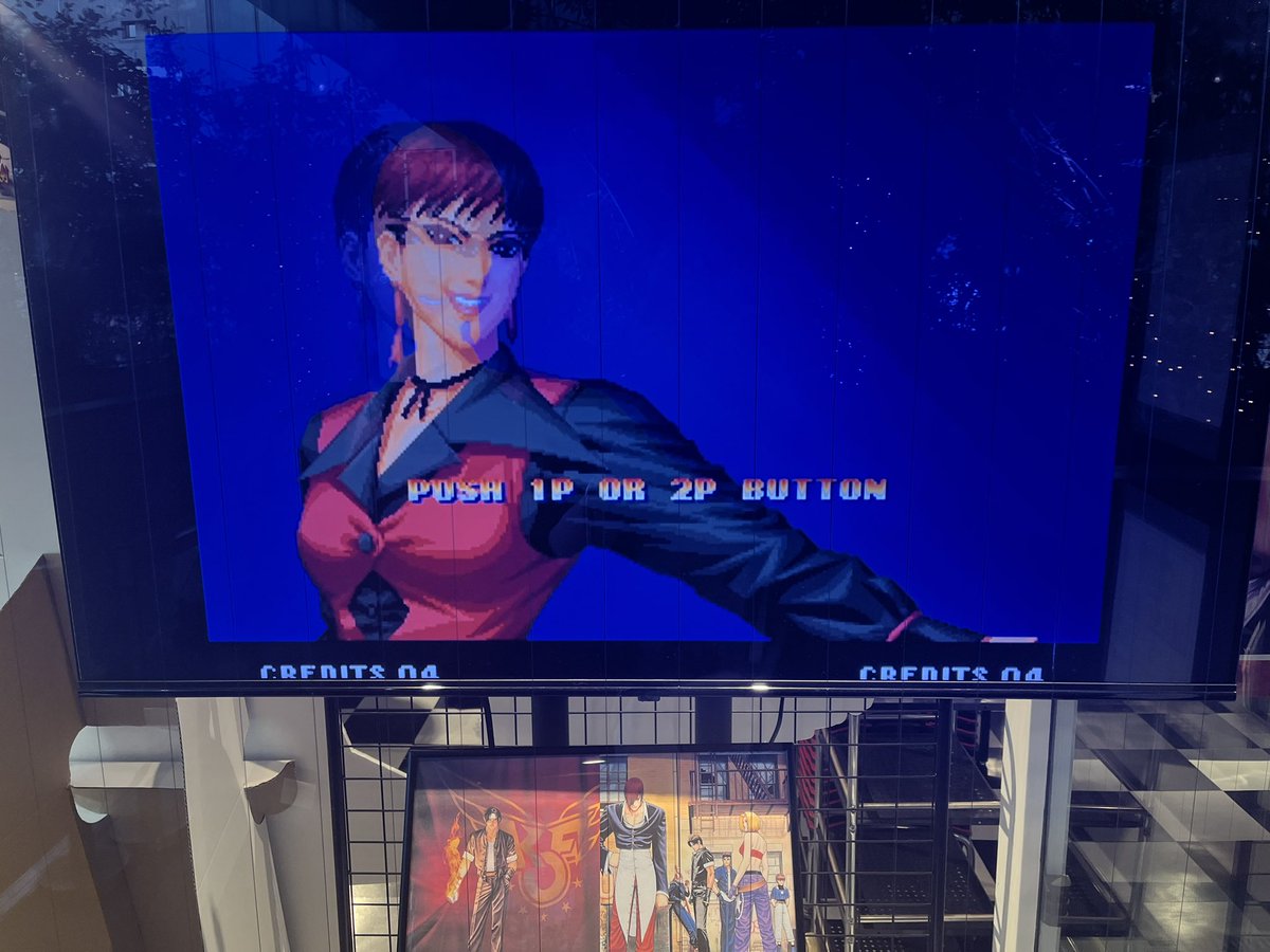 dT6c8G5Abcy8KrZ's tweet image. SNKオフィシャルストア初日に行ってきました
ただゲーでKOF97が置いてあったよ！
今でも隠しキャラは全部出せます😤(最初ちょっと忘れてて使えないキャラとった

#SNK
#KOF97