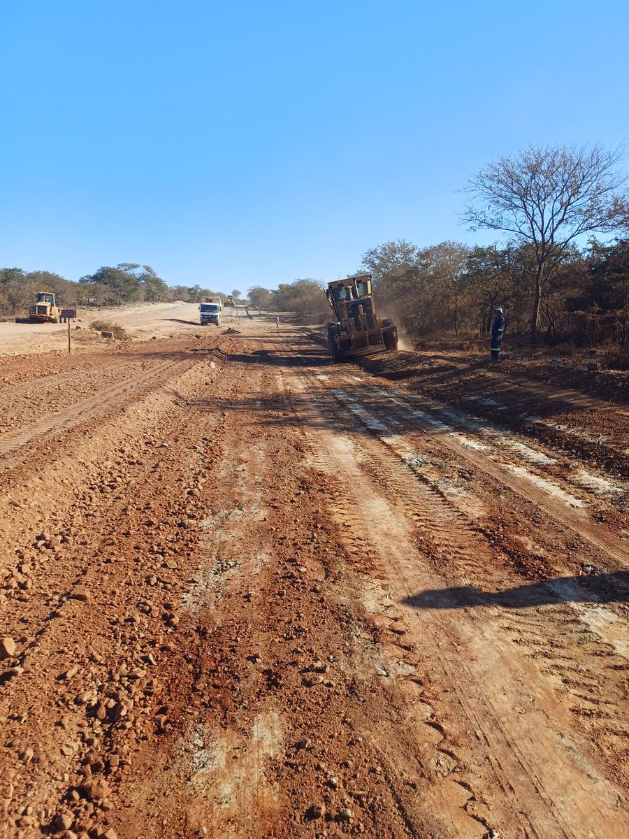 During my 5 day stay in the Matebeleland region, I toured progress on the Gwanda- Maphisa Road Construction Project in Matebeleland South as some were saying I'm excluding reporting on this critical area. Road construction is in progress. #EDWORKS