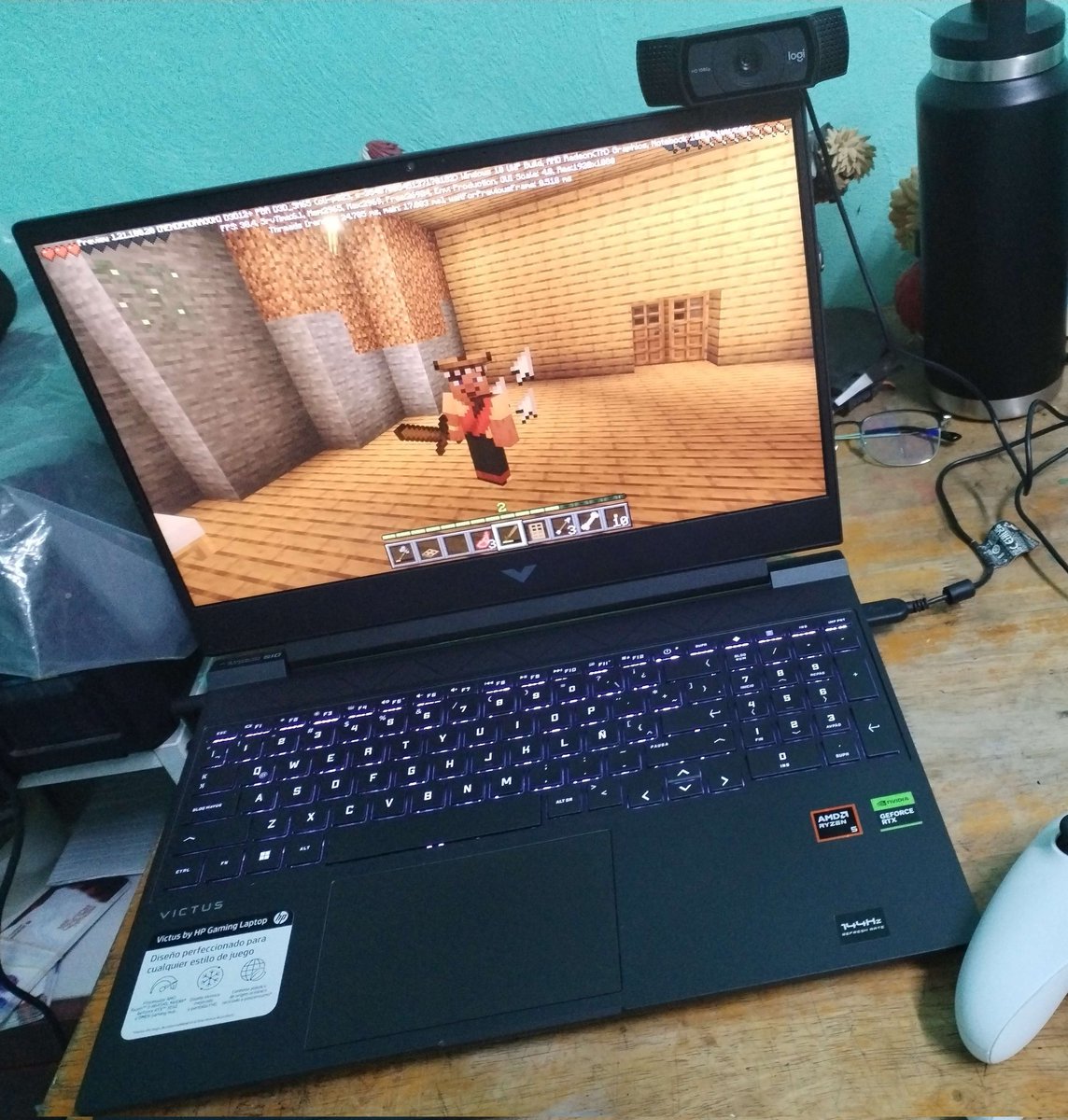 elcanul1's tweet photo. Gracias a esta compu, ya puedo jugar al #Minecraft super bien :D

#Xbox #Minecraft #creadoresdecontenido https://t.co/HMDlw3OdQu