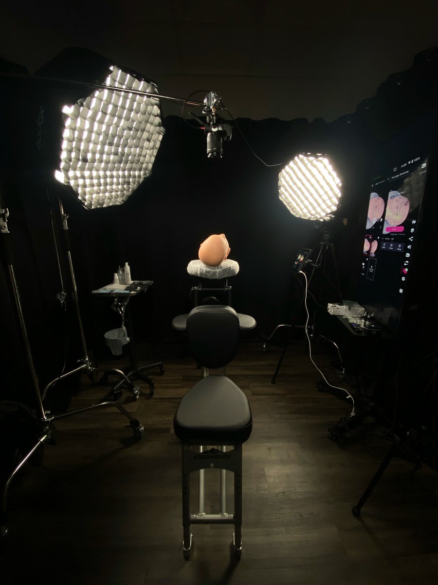 YoloLivTech's tweet photo. 📸 David from ScalpSolutions shares how he uses YoloBox Ultra to stream his scalp micropigmentation (hair tattoo) sessions on TikTok! 
🎥✨ https://t.co/cv3xWh0FhE
#yololiv #yolobox #yoloboxultra #livestreaming #streaming #cameragear #broadcast #btsproduction #bts #livelikeapro https://t.co/sDyXRFh9aL