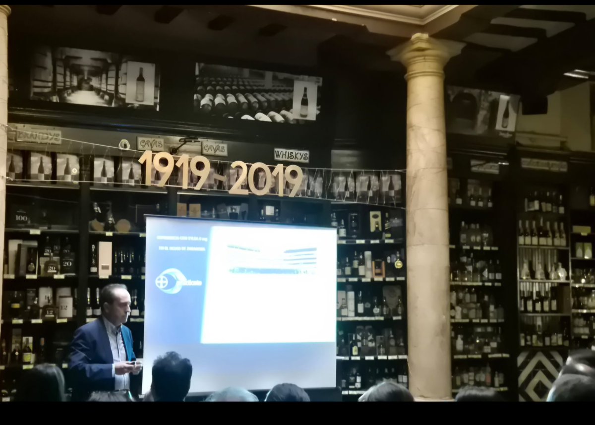 javierascaso's tweet image. Gracias a @BayerPharma por invitarme a presentar la experiencia del servicio de oftalmología del Hospital Clínico Universitario Lozano Blesa de Zaragoza con #Eylea 8mg en #DMAE neovascular y #edemamacular diabético @medicoszaragoza @oftalmologiaSAO @OftalmologiaSEO @RetinaSERV