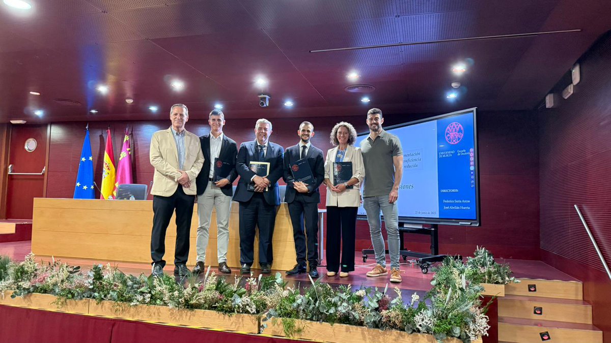 Enhorabuena al nuevo doctor <a href="/Josec_lc/">JoseC_LC</a>. Merecida la máxima puntuación por su trabajo sobre la creatina en la insuficiencia cardiaca.