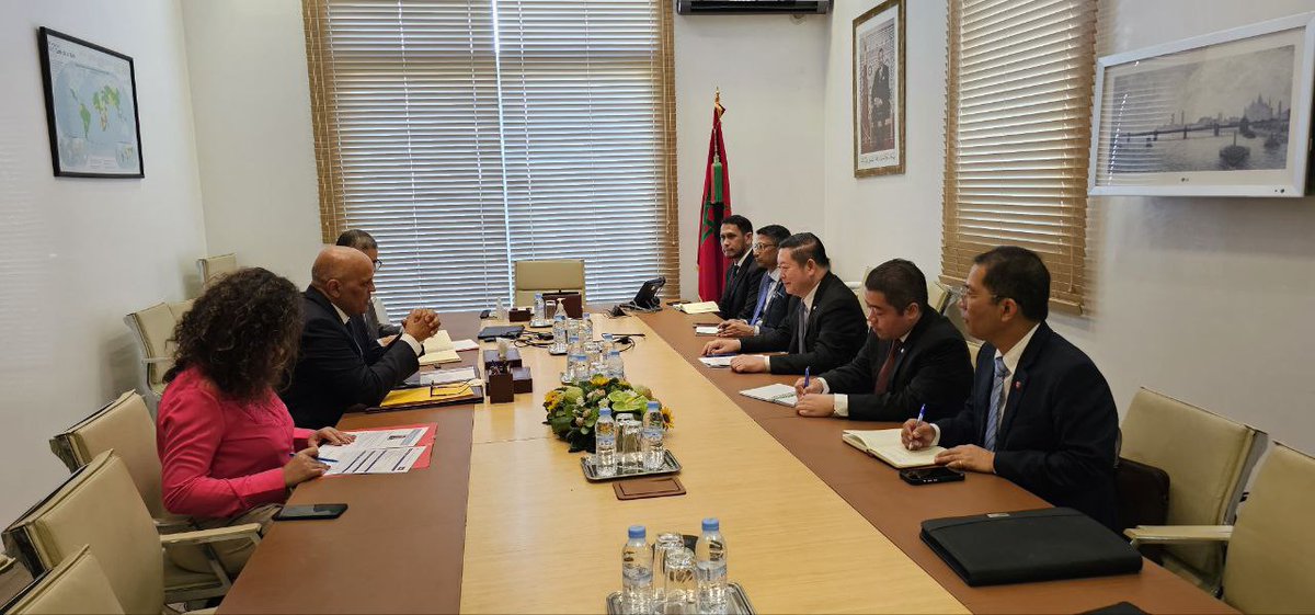 អគ្គលេខាធិការអាស៊ានបានជួបពិភាក្សាការងារជាមួយឯកឧត្តម Redouane Arrach  អគ្គលេខាធិការក្រសួងកសិកម្ម នេសាទ អភិវឌ្ឍន៍ជនបទ ទឹក និងរុក្ខាប្រមាញ់facebook.com/share/p/15gkBF…