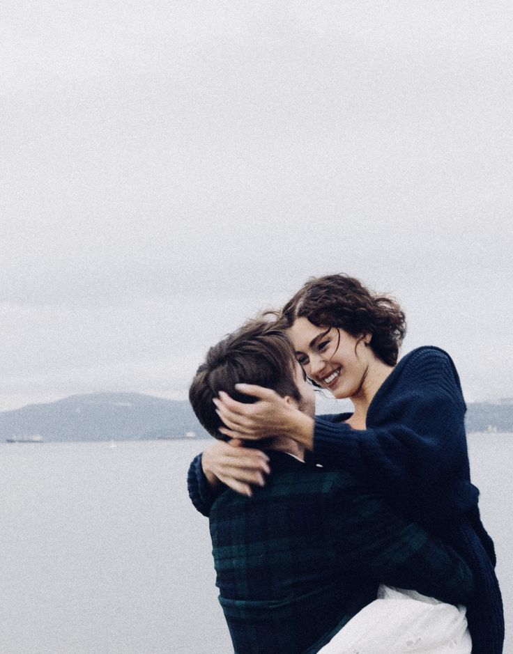 خنده هات
که آغاز شود
دیگر صبح شده و
وقت بیداری‌ست

محمد فرخ‌طلب فومنی
 <a href="/farrokhtalab/">محمد فرخ‌طلب</a>
-----------------------------------------
#محمد_فرخ_طلب_فومنی  #سپید #شعرکوتاه