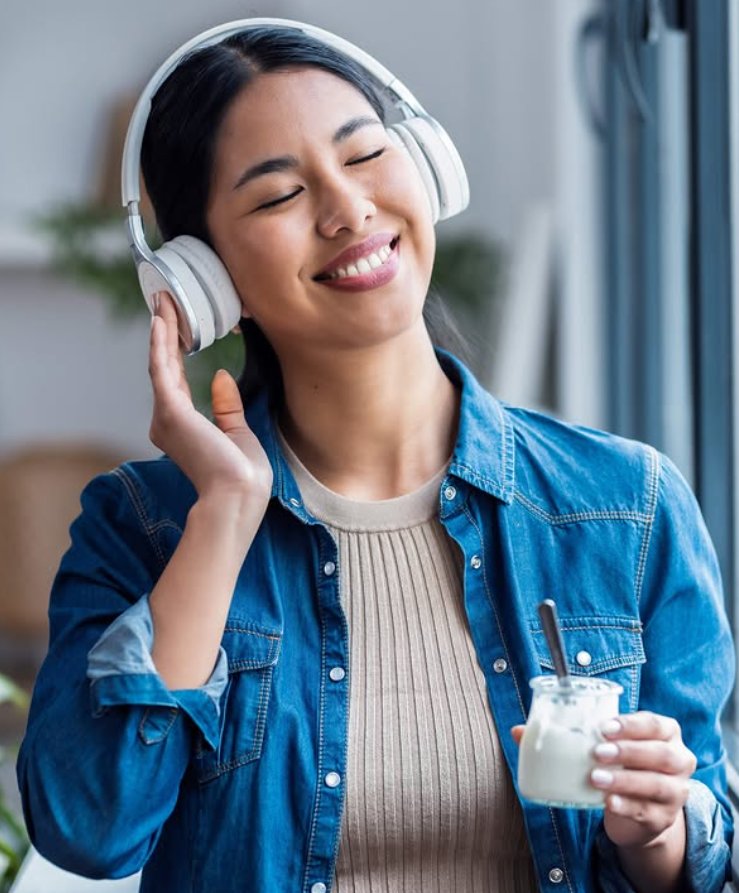 RediscoverDairy's tweet photo. Registered dietitian Maretha Vermaak from Rediscover Dairy says sustained energy is the real MVP when it comes to focus, mood &amp; performance.
Choose foods that fuel you slowly and steadily. Grab a dairy-based snack for steady fuel. It actually lasts. 💪🥛 #RediscoverDairy https://t.co/ovfaO6x8lM