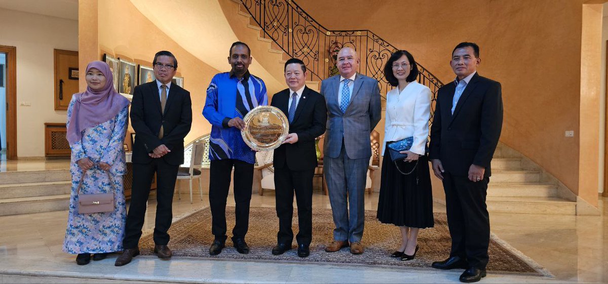 អគ្គលេខាធិការអាស៊ានបានអញ្ជើញពិសាអាហារការងារជាមួយគណៈកម្មាធិការអាស៊ានប្រចាំរាជធានី Rabathttps://www.facebook.com/share/p/1AqJYr4c7Z/