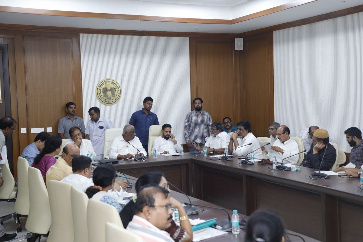 FaheemQureshinc's tweet image. Attended a review meeting at the Hyderabad Secretariat with Hon’ble Minister Adluri Lakshman Kumar Garu, discussing key issues related to SC, ST, Minority & Disabled Welfare.
Also met Hon’ble Deputy CM @Bhatti_Mallu Garu to further discuss inclusive development initiatives.…