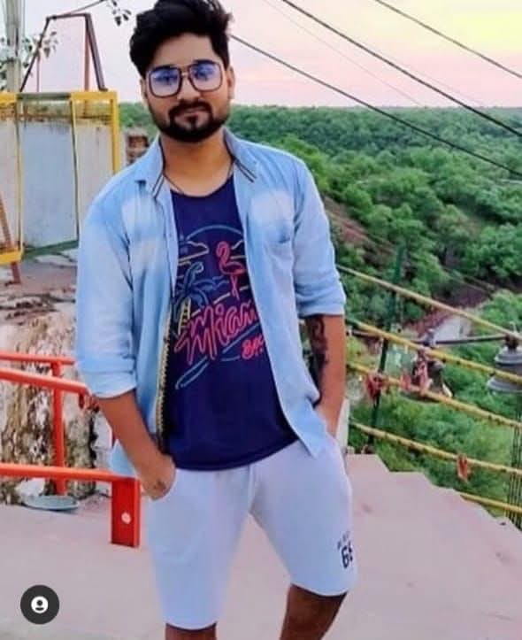 Mohan Singh Rathore (@mohansinghgwl) on Twitter photo अभी सूचना प्राप्त हुई है की मुख्यमंत्री डॉ <a href="/DrMohanYadav51/">Dr Mohan Yadav</a> जी और केंद्रीय मंत्री श्रीमत <a href="/JM_Scindia/">Jyotiraditya M. Scindia</a> जी एवं विदेश मंत्रालय के सहयोग से तथा अथक प्रयासों से रसिया में कल डॉक्टरों की विशेष टीम द्वारा पोस्टमार्टम की क्रिया संपन्न हो गई है , 24 घंटे तक वह बॉडी को प्रिजर्व रखेंगे अभी सूचना प्राप्त हुई है की मुख्यमंत्री डॉ <a href="/DrMohanYadav51/">Dr Mohan Yadav</a> जी और केंद्रीय मंत्री श्रीमत <a href="/JM_Scindia/">Jyotiraditya M. Scindia</a> जी एवं विदेश मंत्रालय के सहयोग से तथा अथक प्रयासों से रसिया में कल डॉक्टरों की विशेष टीम द्वारा पोस्टमार्टम की क्रिया संपन्न हो गई है , 24 घंटे तक वह बॉडी को प्रिजर्व रखेंगे