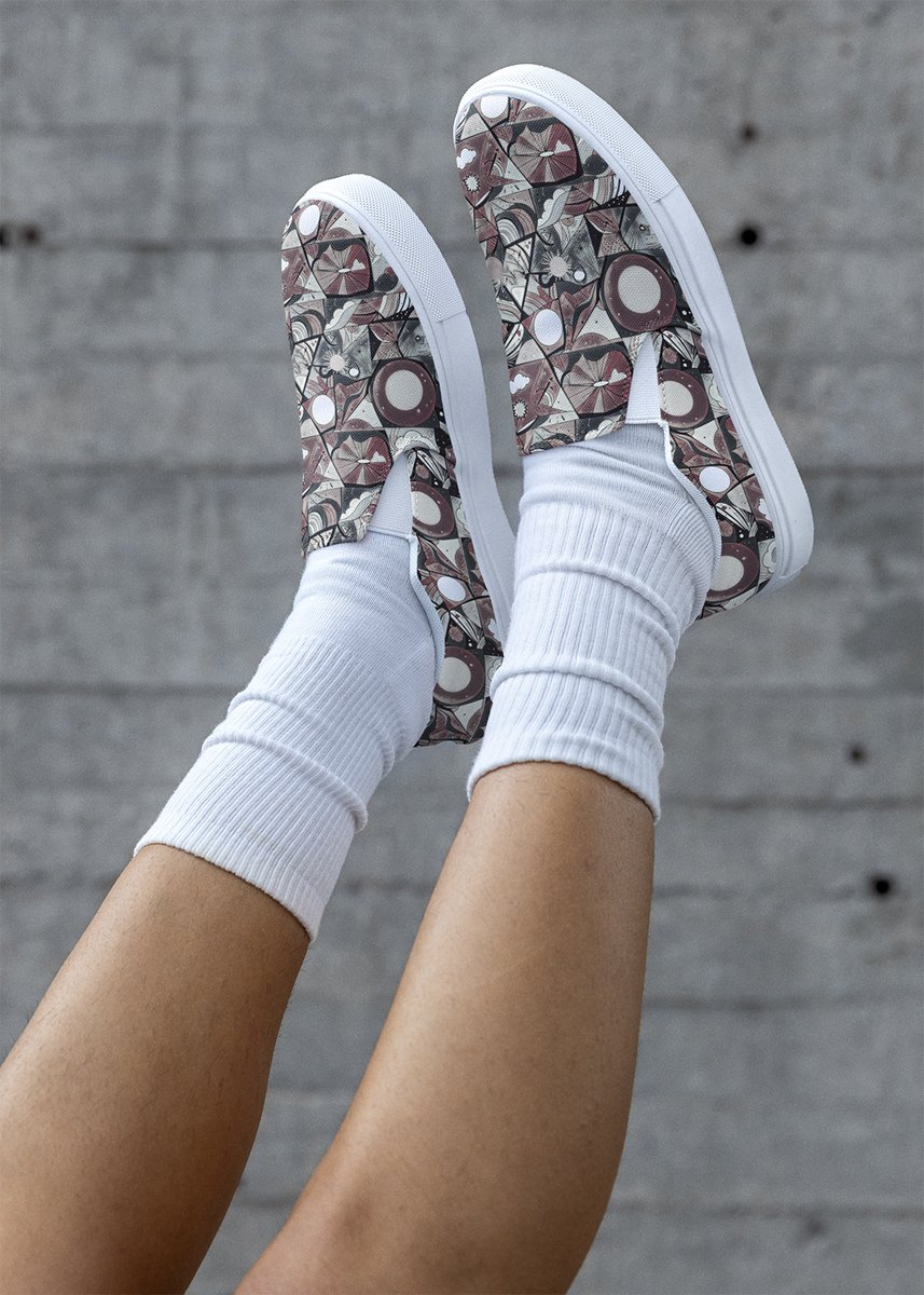 habatour20's tweet photo. Walk among the stars with these unique #abstractsneakers ! Featuring a cosmic #geometricprint in subtle #neutraltones, they’re perfect for fans of #modern#art, space themes, and #statementfootwear.
Available at : https://t.co/a3wjxZQuCA
#sneakersformen #shoesforsale #shoesformen https://t.co/Vh0Dq3kI8e