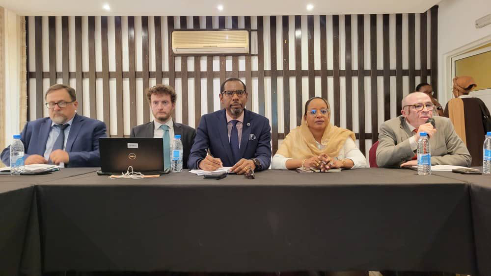 Économie :
La Banque mondiale appelle à des réformes structurelles 
La Banque mondiale a présenté ses notes de politique pour l’Union des Comores lors d’une table ronde organisée ce mardi 24 juin à Moroni.
lagazettedescomores.com/economie/la-ba…