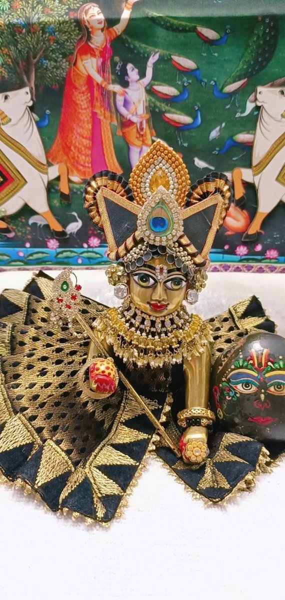 आप तो ख़ुद के ज़हन में ही कैद हैं साहब
हम तो आज़ाद परिंदे हैं अपने ख़याल के।।
*Jss*
राधे-राधे
नमो नारायण जी 👏 👏 
जय मां भवानी 👏👏 
राम राम सा 👏👏
