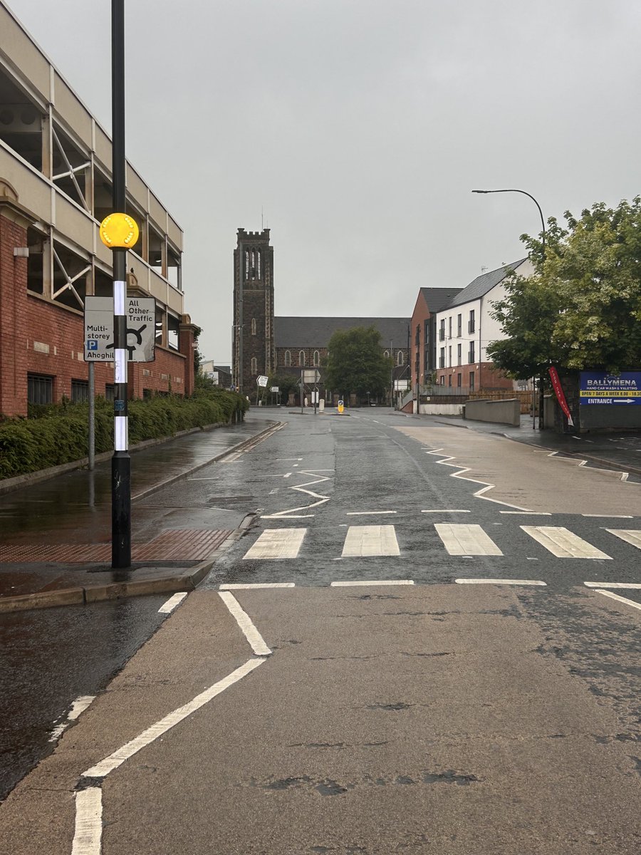 6.30am And it’s a very wet clammy morning on Broughshane Street 15c …..