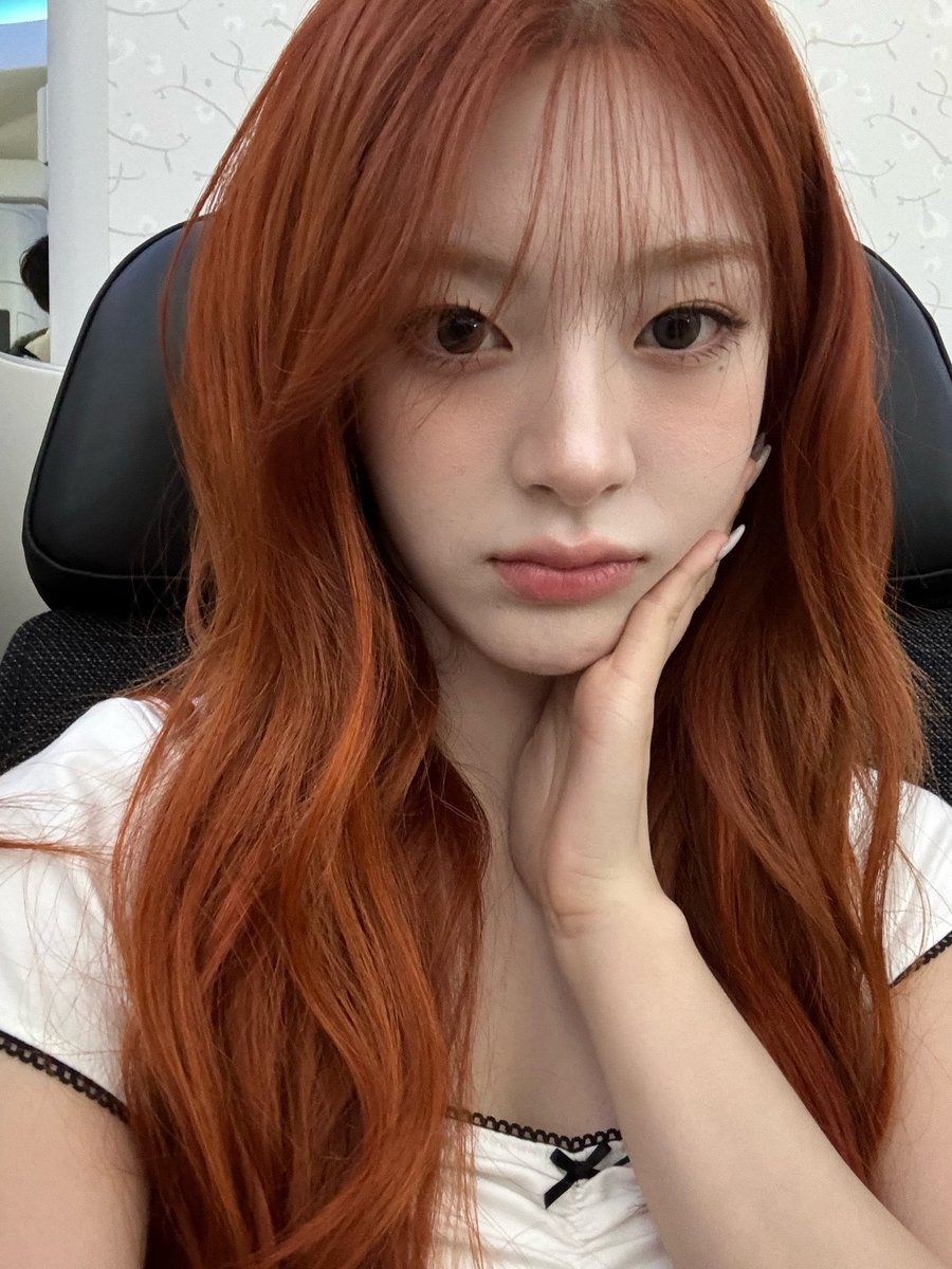 s1mday's tweet photo. 미모말안됨
사람 눈이 어케 왕따시만하냐고요... https://t.co/kAcf5nfHv7