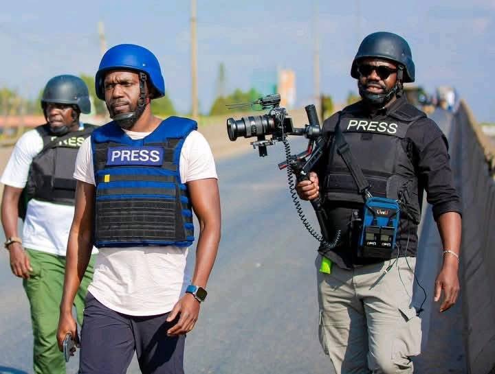 Mwangi Francis (@realmwangif) on Twitter photo Appreciation post to one <a href="/LarryMadowo/">Larry Madowo</a> . Man many Kenyans 🫡. You! #OccupyUntilVictory
#RutoMustGo
#SiriNiNumber Appreciation post to one <a href="/LarryMadowo/">Larry Madowo</a> . Man many Kenyans 🫡. You! #OccupyUntilVictory
#RutoMustGo
#SiriNiNumber