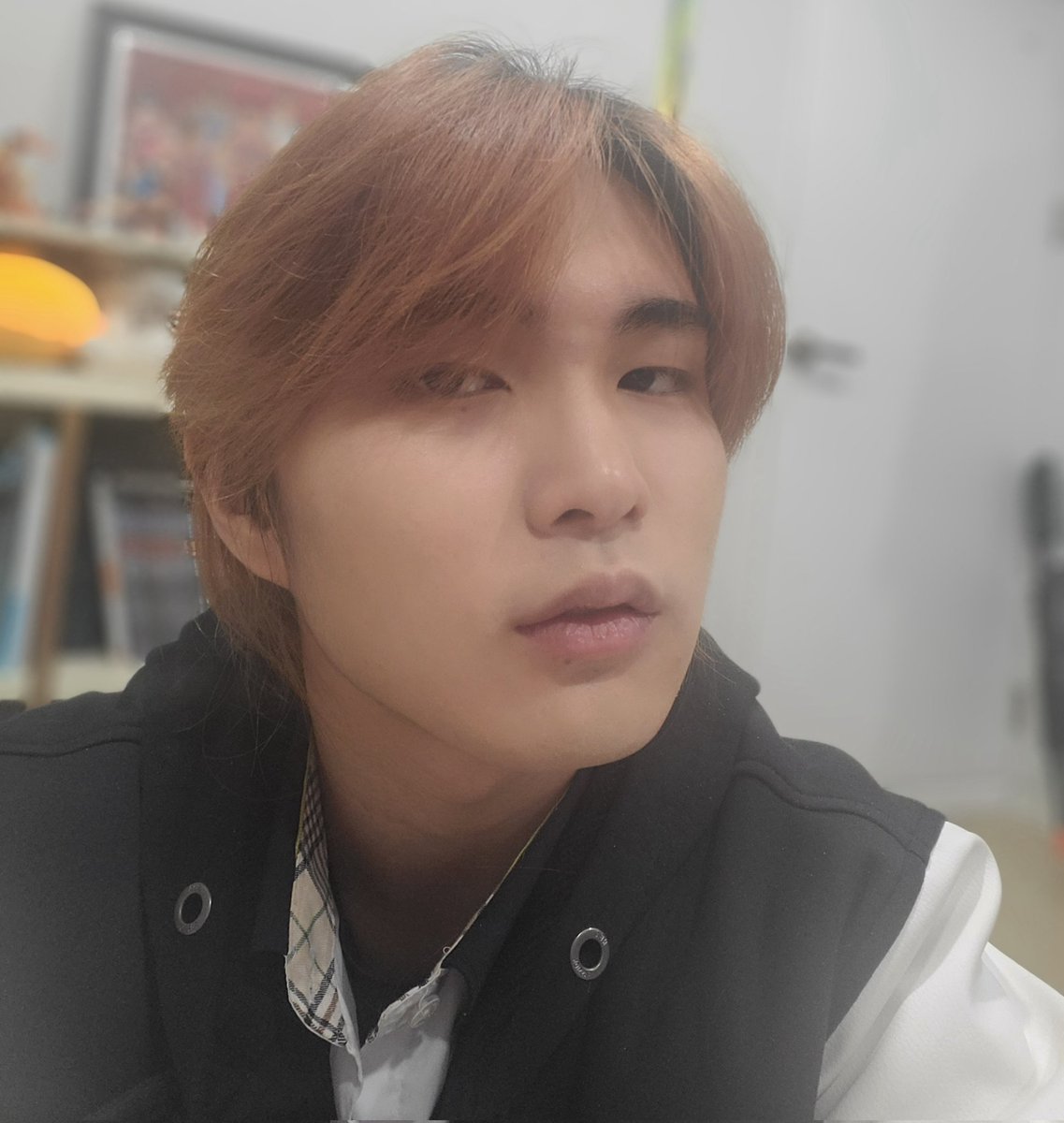 REDDRAGON_KaRin's tweet image. #OC_vs_ME
(으.. 도망갈게요