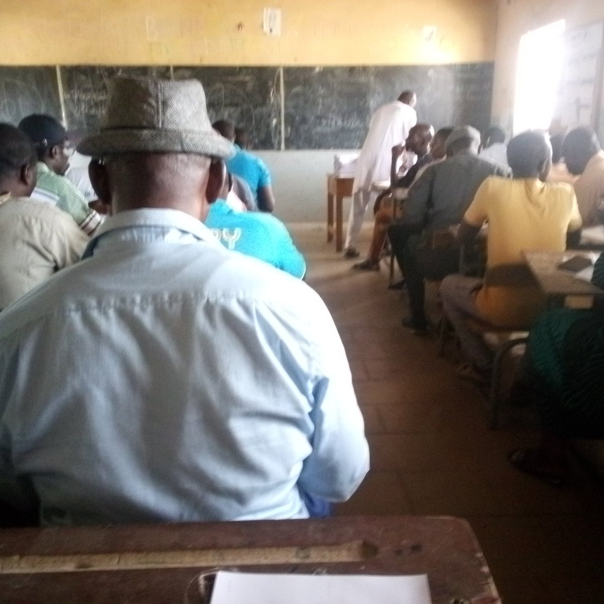 KEBEAB9's tweet image. Correction #CFEE J2!
Monsieur le ministre vous pouvez faire un effort pour nous éviter d'aller faire la queue pour recevoir les indemnités de correction au niveau des IEF.
@M_M_Guirassy 
@Mustaf_oficiel 
@fatima_bocoum 
@Laminekamou