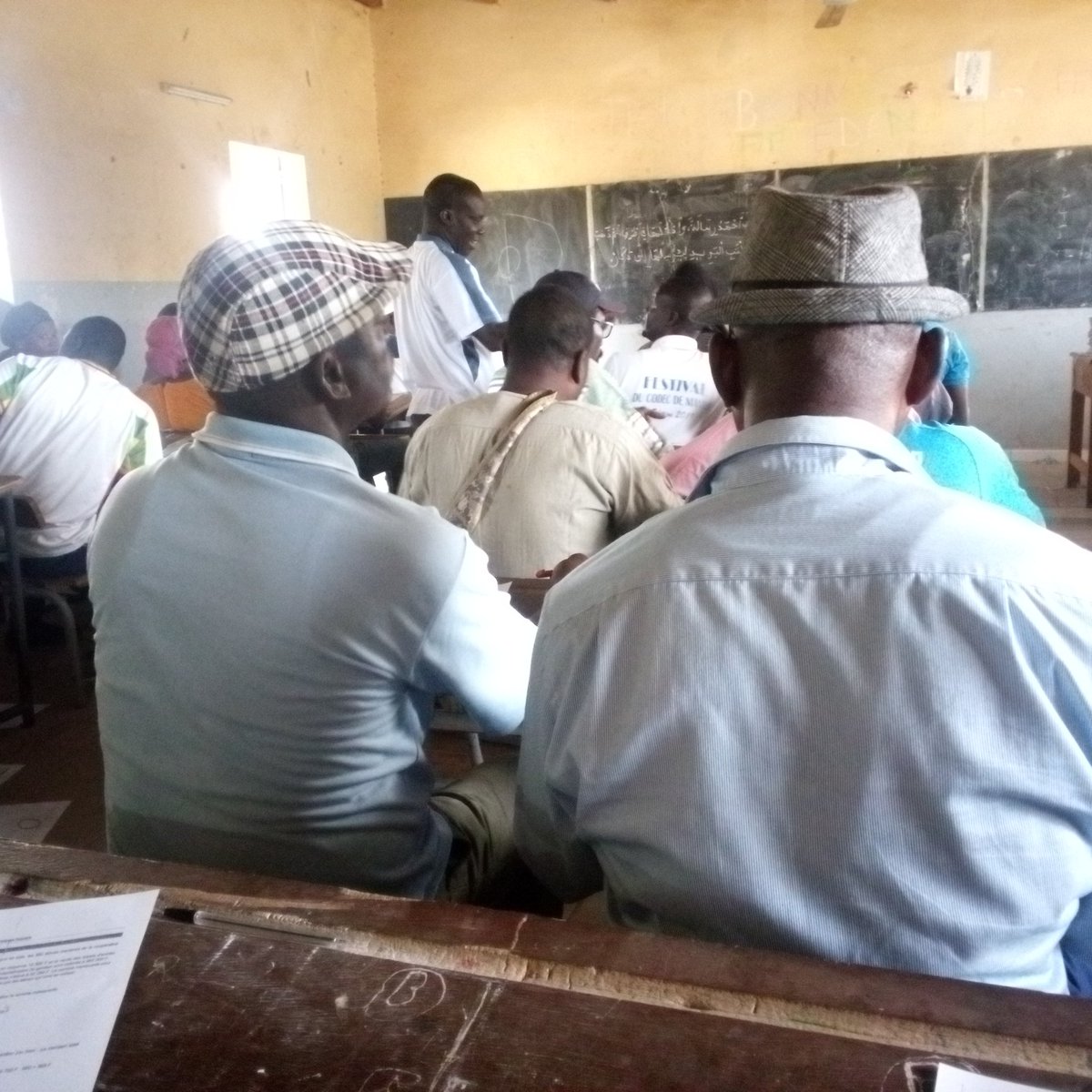 KEBEAB9's tweet image. Correction #CFEE J2!
Monsieur le ministre vous pouvez faire un effort pour nous éviter d'aller faire la queue pour recevoir les indemnités de correction au niveau des IEF.
@M_M_Guirassy 
@Mustaf_oficiel 
@fatima_bocoum 
@Laminekamou