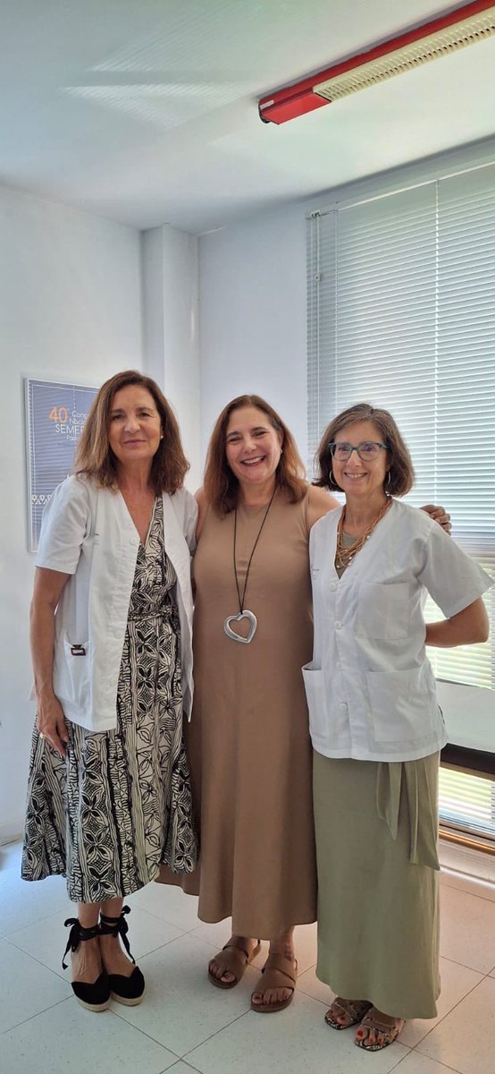 📍 La Conselleria de Salut de les Illes Balears continúa con las visitas a los centros de salud de Mallorca.
📸 En la imagen, durante la visita al CS Santa Catalina, acompañada por la coordinadora del centro, Dra <a href="/LoliSanmartin/">maria dolores sanmar</a> , y la presidenta de SEMERGENIB, <a href="/anamoya48/">Ana Moyá #SEMERGEN25</a> .
