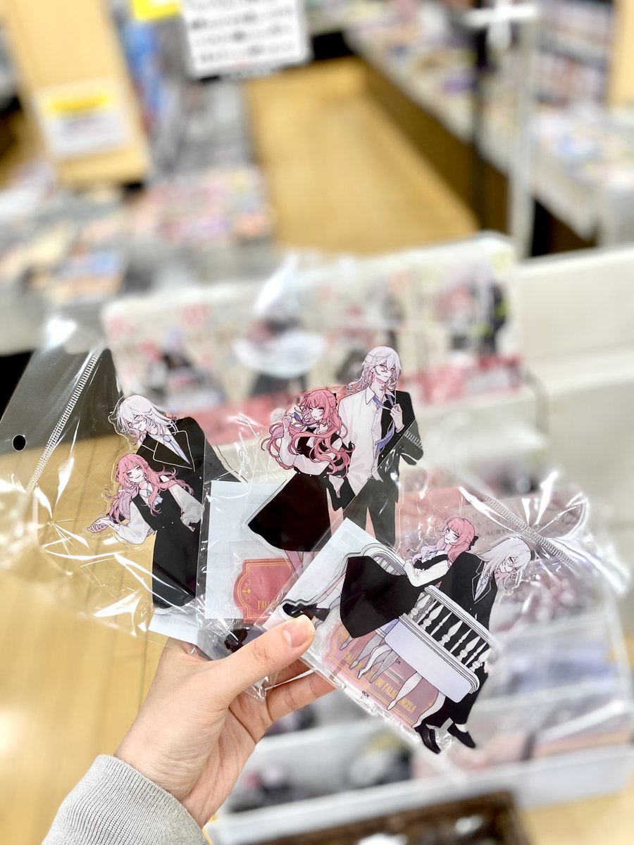 以前、池袋で開催のPOP UPにて販売されていた、 【恋せよまやかし天使