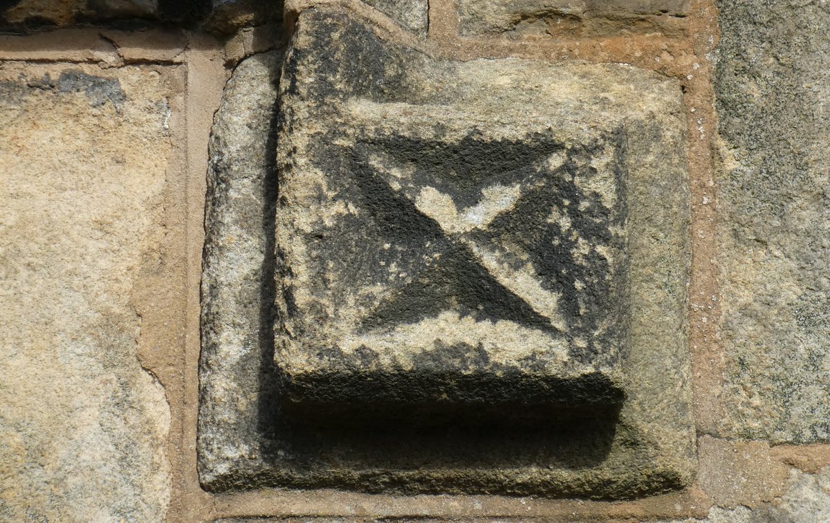 YorksVernacular's tweet image. #AdoorableThursday. Manor Farm, Upper Midhope. Doorhead dated 1671 with decorative hood mould stops, but earlier cruck frame inside the house.