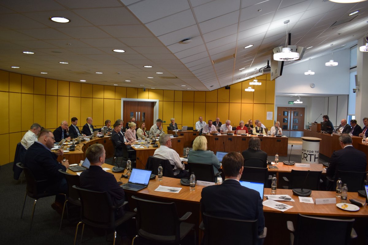 HEYCombinedAuth's tweet image. Mayor @luke11campbell @Transport4North Board Meeting - making the case for rail #electrification to #hull #eastyorkshire to maximise #Freeport as international trade gateway to the north @abports21 @network rail @Hullccnews @East_Riding #growth #devolution
