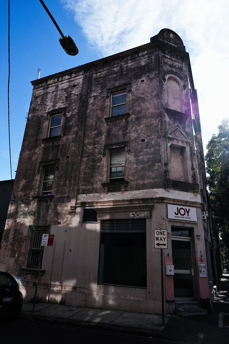 roentarre's tweet image. Chippendale Sydney Street Signs Australia

Sony A7RV 
FE 20-70mm f4 G

#StreetArt #streetsign #street #URBAN 

@cityofsydney