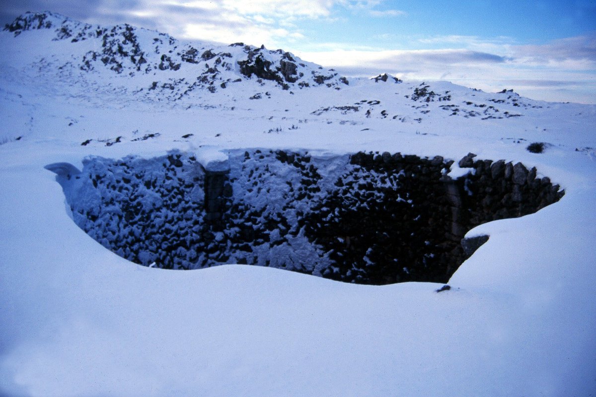 🧊 @CENID_Alicante promueve una guía digital interactiva sobre los pozos de nieve alicantinos, uniendo historia, tecnología y turismo sostenible. Descubre rutas, mapas, dronoteca y una biblioteca digital con más de 4.500 páginas. ¡Explora el patrimonio de Alicante!

👉