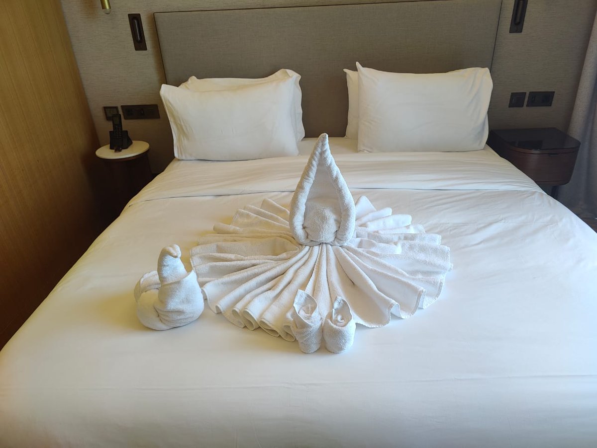 InstacarePro's tweet photo. Quality cleaning meets hotel-style presentation. Every item placed with precision — because first impressions matter. 📍 Trusted by Dubai’s top holiday home hosts — #InstacarePro #CleaningExperts #DubaiCleaningServices #ProfessionalCleaners #CleanWithCare #HygieneMatters https://t.co/Q0wBHsbaUQ
