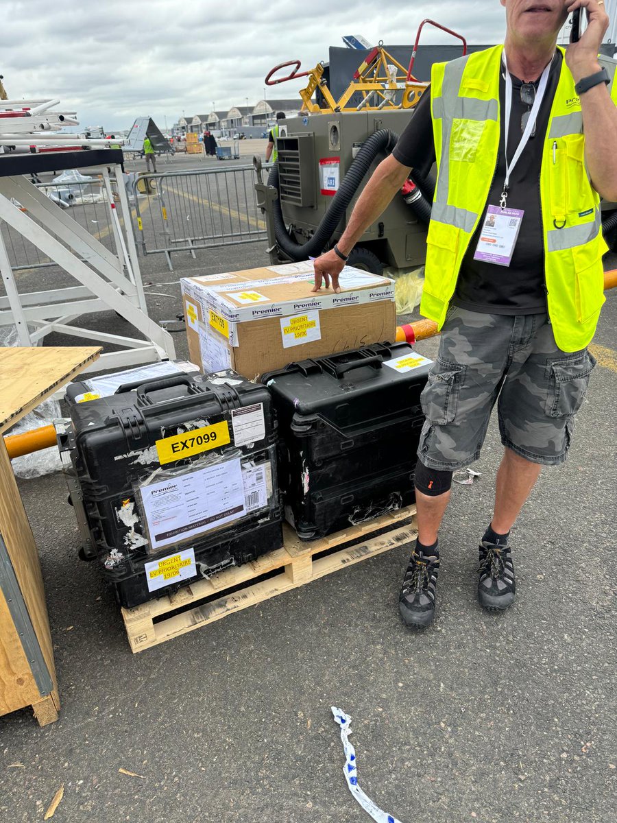 premshowfreight's tweet photo. That’s a wrap on another fantastic #ParisAirshow2025 
Thanks to @salondubourget  and congrats to our clients on a successful show. Here’s a quick look at the breakdown always proud to help make it all happen and keep things moving.  #BehindTheScenes #PA25 #freightforwarding https://t.co/9r95E2oXMN